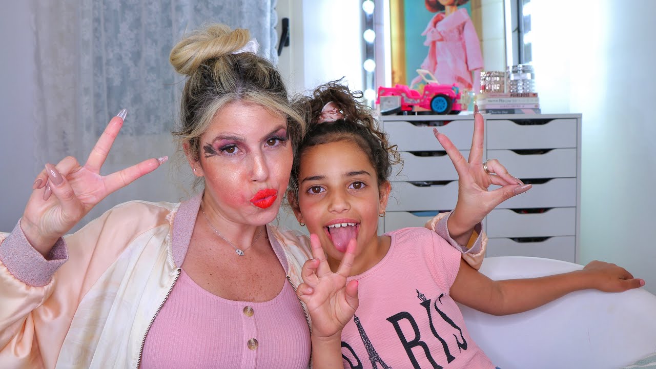 אומייגאד! אחיינית שלי מאפרת אותי! *קורעעעעע!!*