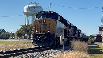Rolling out of Waycross ga on the CSX Jesup subdivision 11/15/25