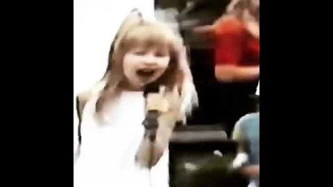 A 9 Year Old Christina Aguilera Performs A Jody Wa...