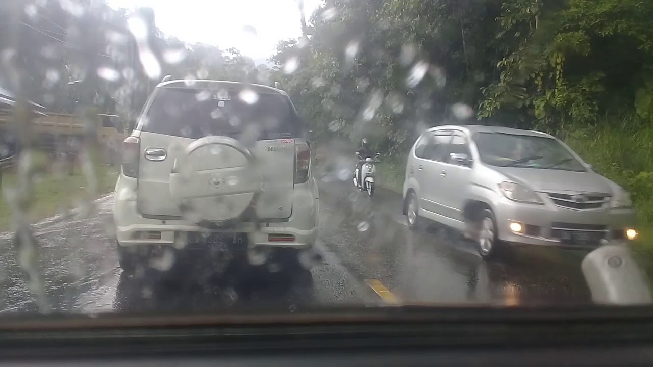 hijet 1000 menjajal tanjakan maut silaing dengan muatan full 10 orang