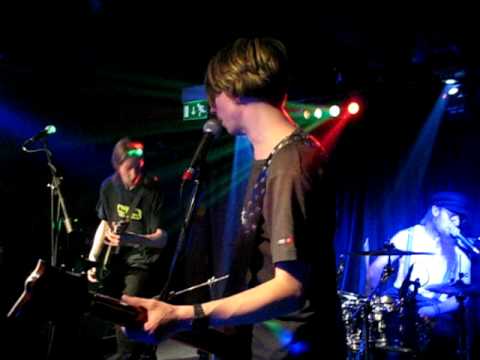 Yoda Guitar - "Arbeit ist Scheiße" - Live in Moers, Die Röhre, 14.05.2010