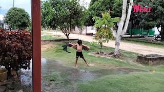 Apapun mereka bilang Tekadku Takkan Hilang jalanku masih panjang garis akhir yang kupandang