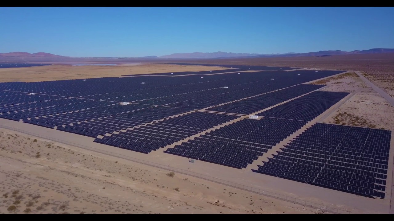 Huge Solar Farm outside of Las Vegas - YouTube