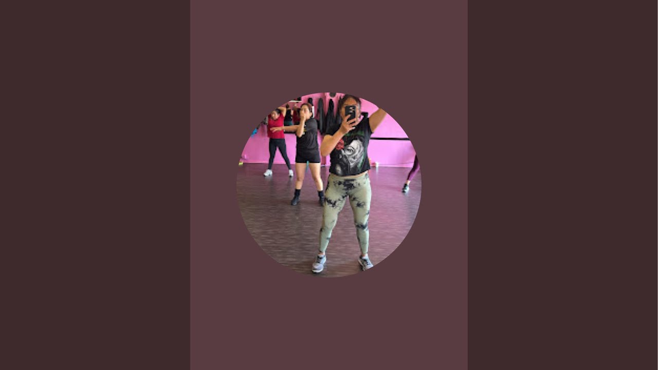 Baila con Lucy 🤩alumna de zumba  is live!