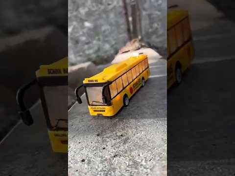 🚍🎁 «Нашёл автобус на дороге — сделал ПОДАРОК сестре! 🤯✨» #shortvideo
