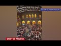 Stranded crowd in DC breaks into National Anthem | NewsNation Prime