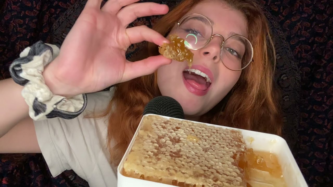 ASMR | Dégustation d’un nid d’abeilles 🐝 Raw honeycomb