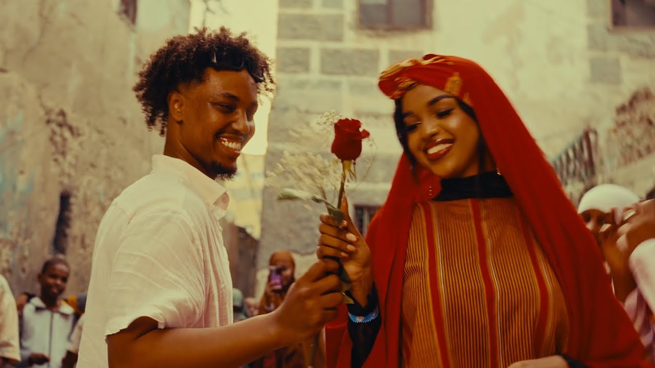 Watch Hanad Bandz - DHEESHA (Official Music Video) on YouTube Watch Hanad Bandz - DHEESHA (Official Music Video) on YouTube