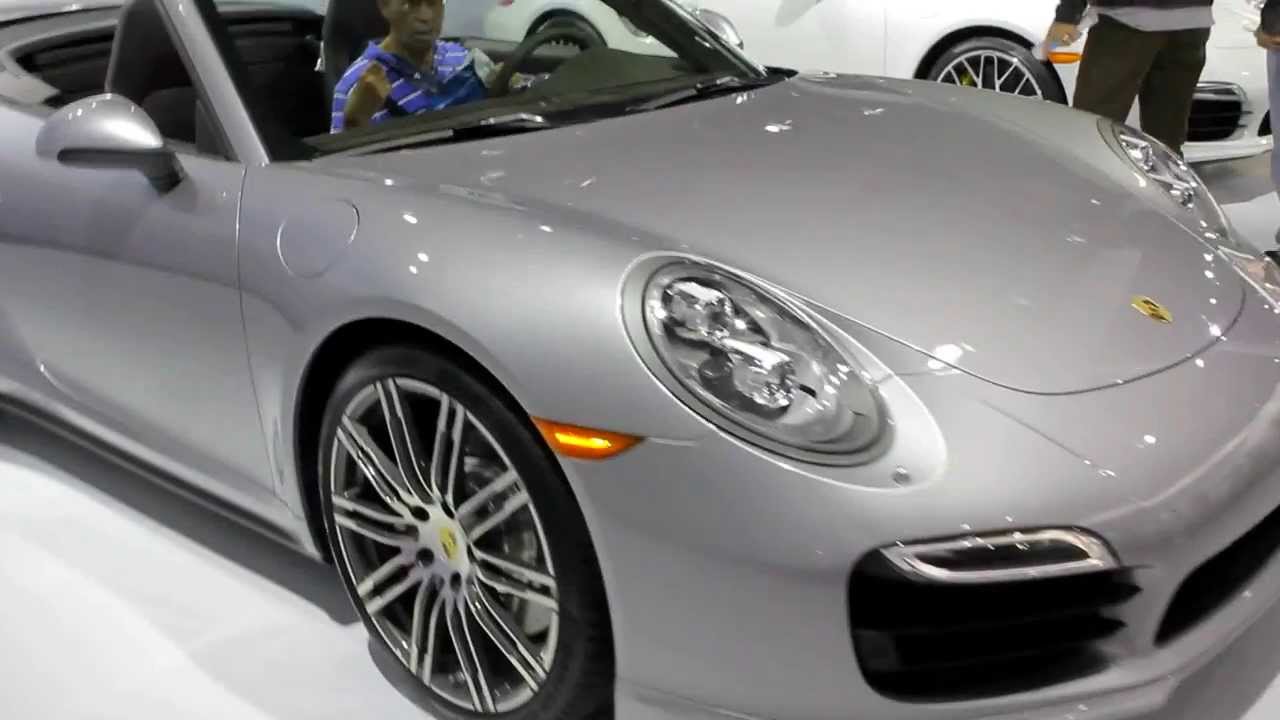 Порше 911 красный кабриолет