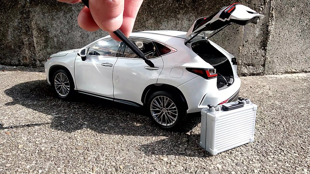 Unboxing of LEXUS NX450h 1:18 diecast model car - YouTube