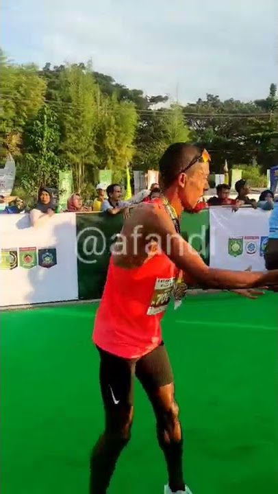 Agus Prayogo Juara 10 K Samota NTB