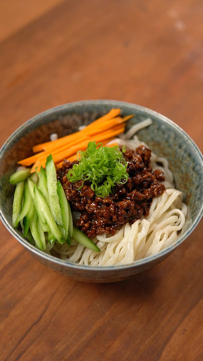 Zha Jiang Mian #30minutemeals #cooking #recipe #shorts #zhajiangmian #noodles