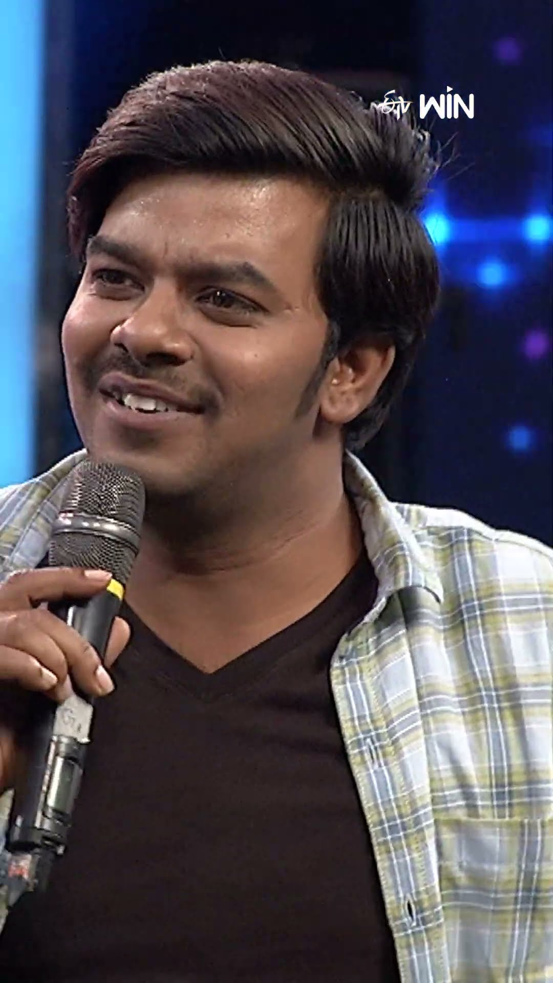 #shorts - సుధీర్ ని చూస్తుంటే అచ్చం మహేశ్ బాబుని చూసినట్టుంది..! #dheejodi #sudheer #pradeep