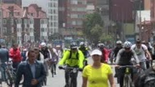 Bogotá goes car-free, giving residents room to exercise