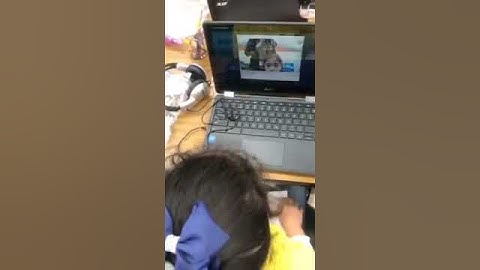 K-2 WCCUSD Students login to Chromebooks Using Clever QR Badges