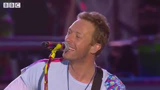 Chris Martin E Ariana Grande Don't Look Back In Anger - One Love Manchester
