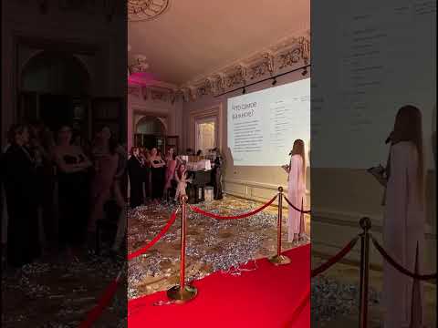 Пишите в комментариях, во что вы переводили ваш свадебный бюджет 😅