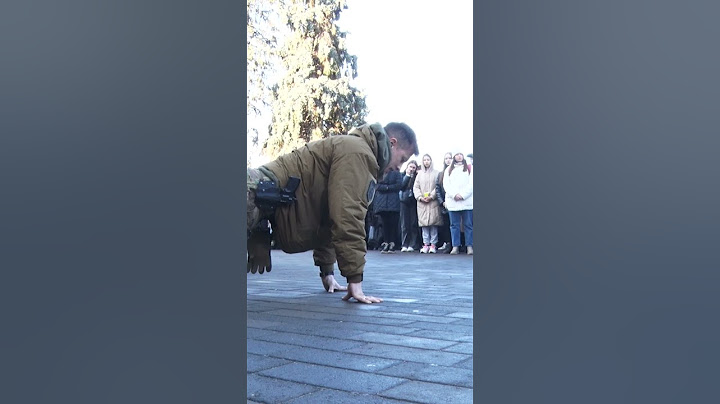 💪 Виконали останню волю побратима. У Луцьку на похороні – незвичний ритуал