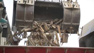 Rotochopper EC-256 Grinding Wood Waste Rotochopper EC-256 Grinding Wood Waste