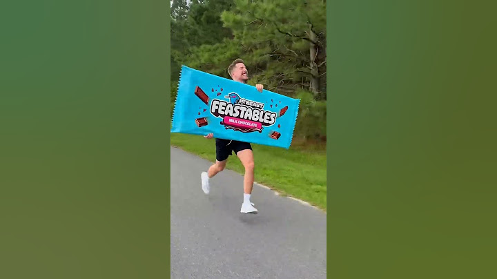 Running With Bigger And Bigger Feastables #mrbeast #shortvideos #trending #shorts