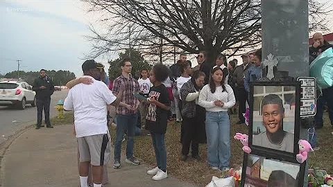 Candlelight vigil held for cyclist hit & killed in Virginia Beach