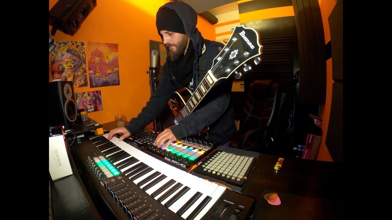 🪐 Odeya - South Of Saturn 🪐 (Psychedelic Hip Hop Live Looping Performance)