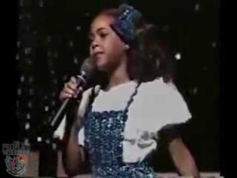 Beyonce' Performs The Wiz' At Age 7 (Rare Footage)