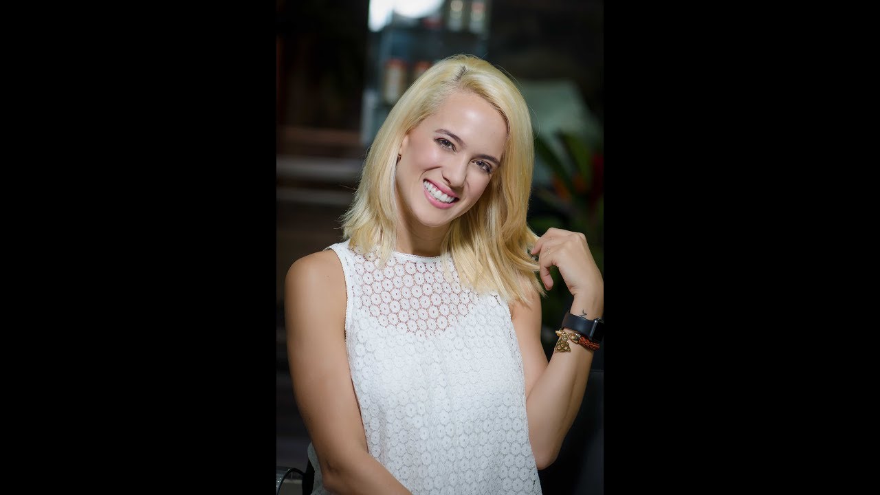 Comercial para L’Oréal Professionnel Venezuela feet Valeria Valle