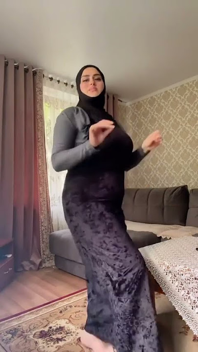 hot hijabi arab girl twerking booty dance 🍑🍑🍑