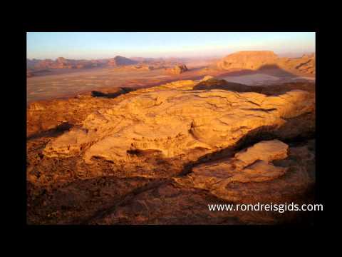 Video: Verbazingwekkende Wadi Rum-woestijn, De Tweede Naam Van De Woestijn - Moon Valley - Alternatieve Mening