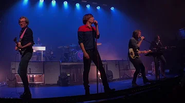 Phoenix - “Lasso” (Live) - 9/6/18