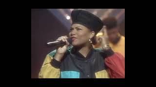 It's Showtime at the Apollo - Queen Latifah - " Come Into My House " (1990 -Re-Airing)