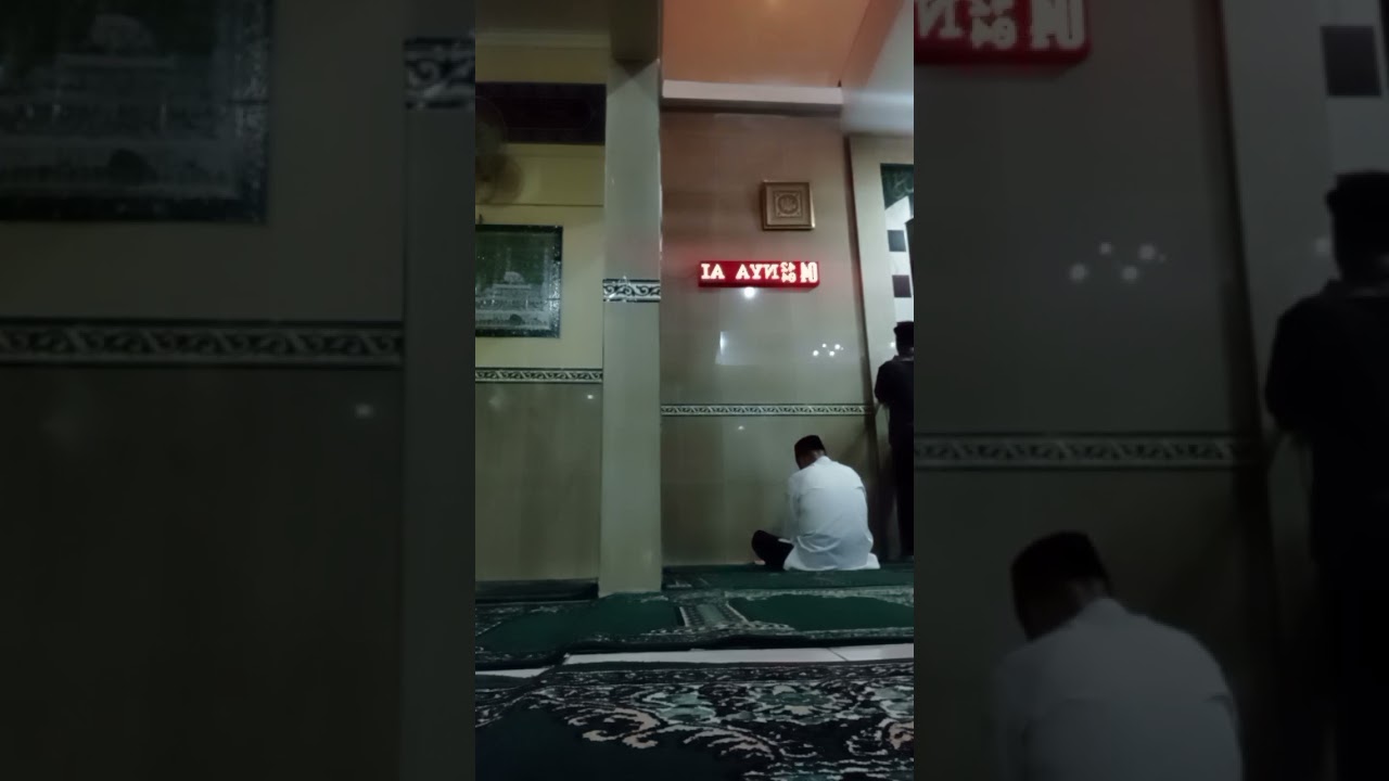 Mencoba menirukan irama Adzan Kurdi 