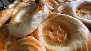 Легендарный Самаркандский хлеб в тандыре    Как выпекать 15000 хлеба в день.