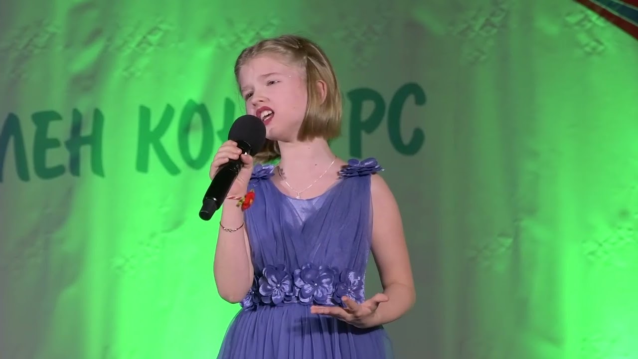 Maria Elizabet Popova, 9 years old singing cover of Рождество, Ваня Костова