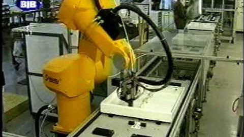 ROBOTS INDUSTRIALES TRABAJANDO