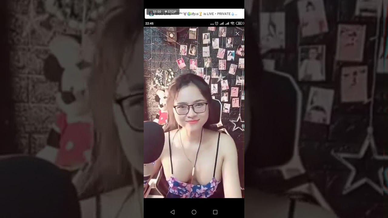 Stylish Asian sexy chicks in the middle of really fantastic downblouse video