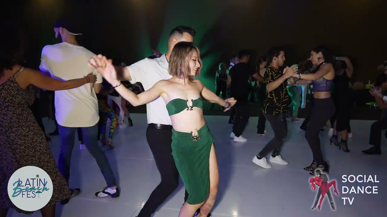 Sergio & Jennifer Huang - Bachata Social Dancing | Latin Beach Fest DR 2022 (Punta Cana)