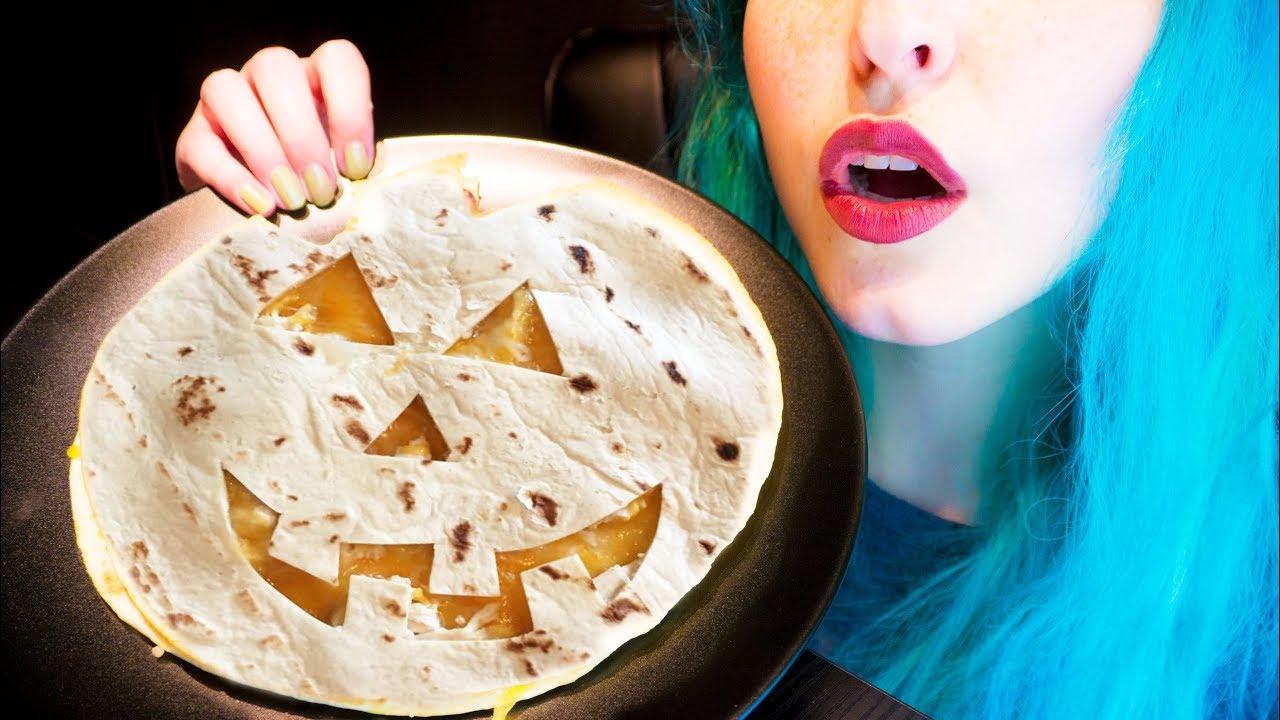 ASMR: Jack O'Lantern Cheese Quesadillas | Halloween Snack ~ Relaxing Eating Sounds [No Talking|V] 😻