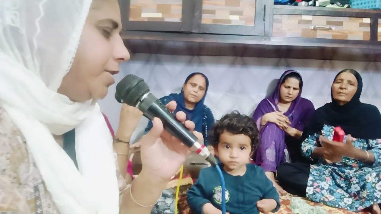 ਧੰਨ ਧੰਨ ਬਾਬਾ ਬੁੱਢਾ ਜੀ ਇੱਕ ਭੈਣ ਵੀਰ ਲਈ ਅਰਦਾਸ ਕਰਦੀ ਵੀਰ ਝੋਲੀ ਪਾ ਦਿਉਂ ♥️🌹🙏