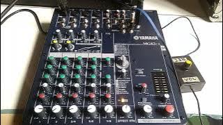 Review & Tess efeck mixer Yamaha mg 82 cx.