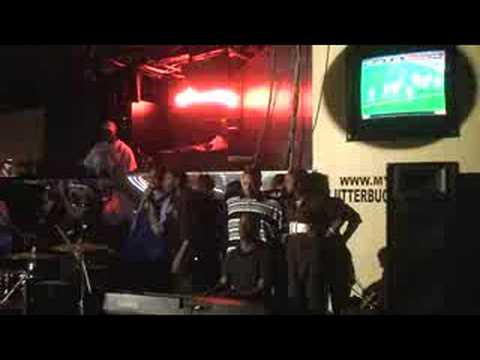 Neo Soul R&B Singer Jaafar Performs Live At Jitterbugs