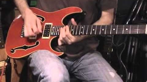Paul Gilbert plays Technical Difficulties