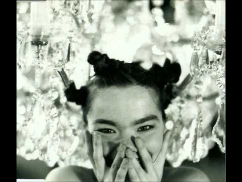 Björk - Big