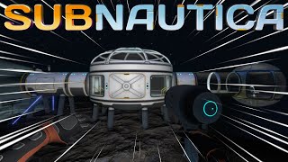 I Built a Base UNDERNEATH THE WORLD in Subnautica...