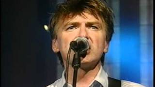 Neil Finn - Cold Live at the Chapel - Mean to Me (11/11) chords