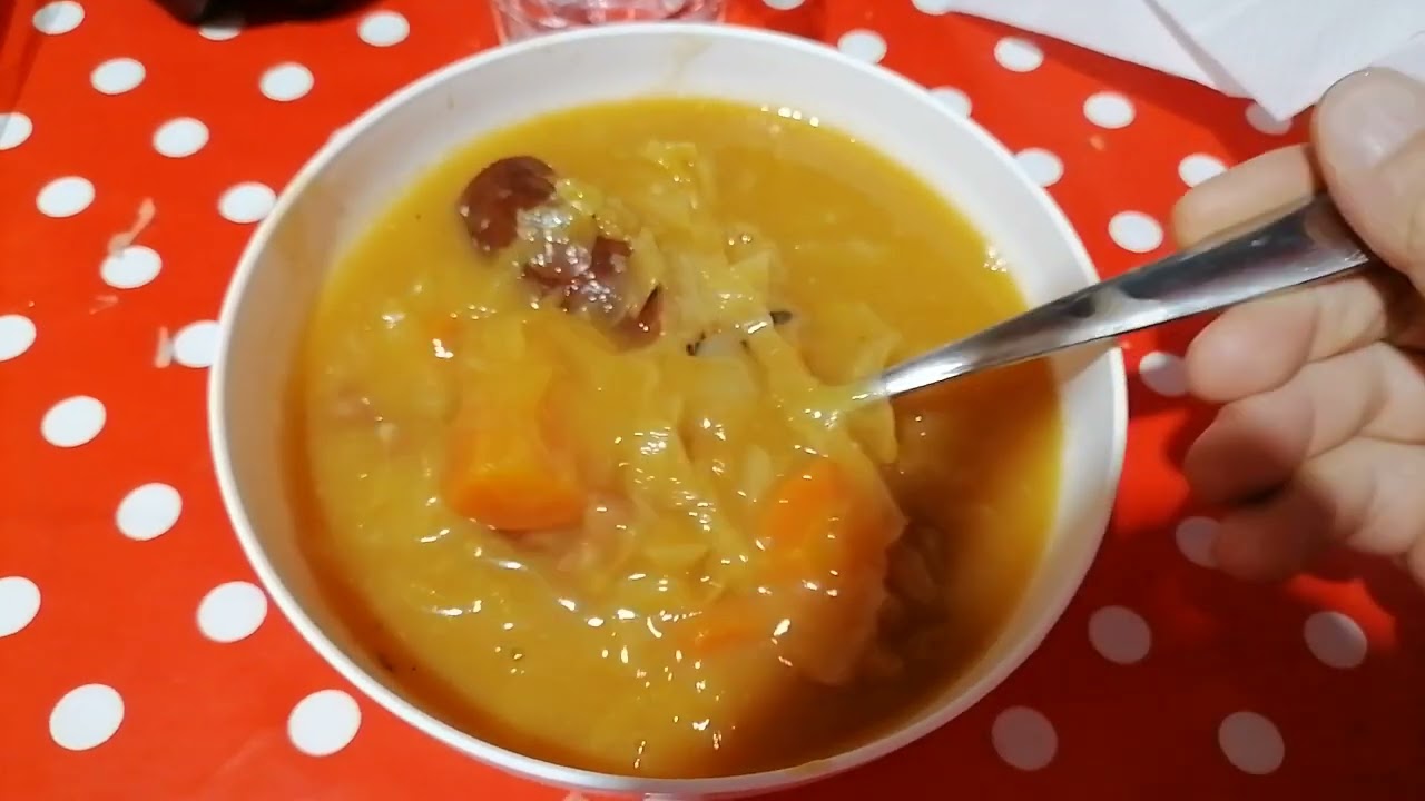 grah sa kiselim kupusom i domačom kobasicom..