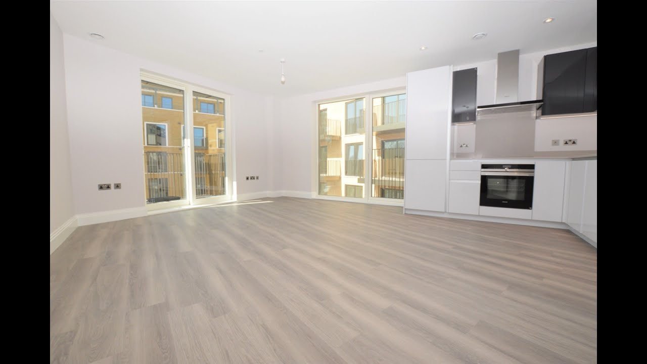 1 Bedroom Apartment with Parking & Private Balcony, The Potteries