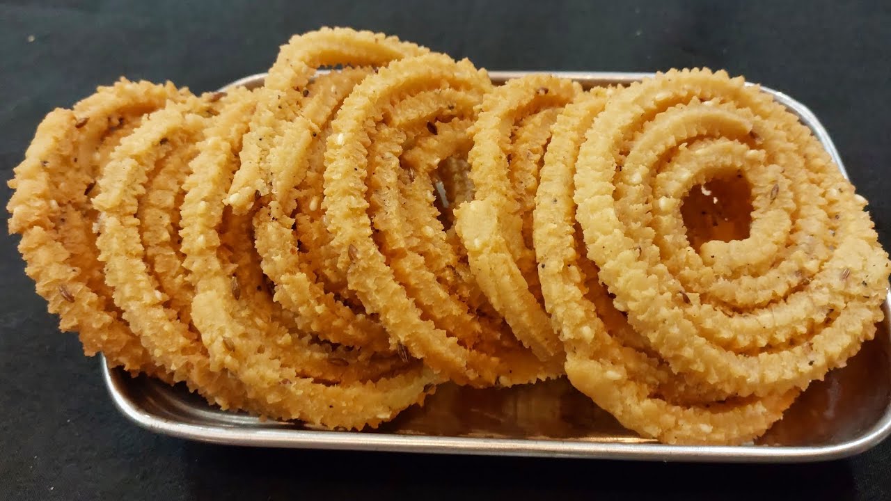 ಅವಲಕ್ಕಿ ಮತ್ತು ಅಕ್ಕಿ ಹಿಟ್ಟಿನ ಗರಿ ಗರಿ ಚಕ್ಲಿ ಮಾಡುವ ವಿಧಾನ | easy and crispy poha chakli recipe