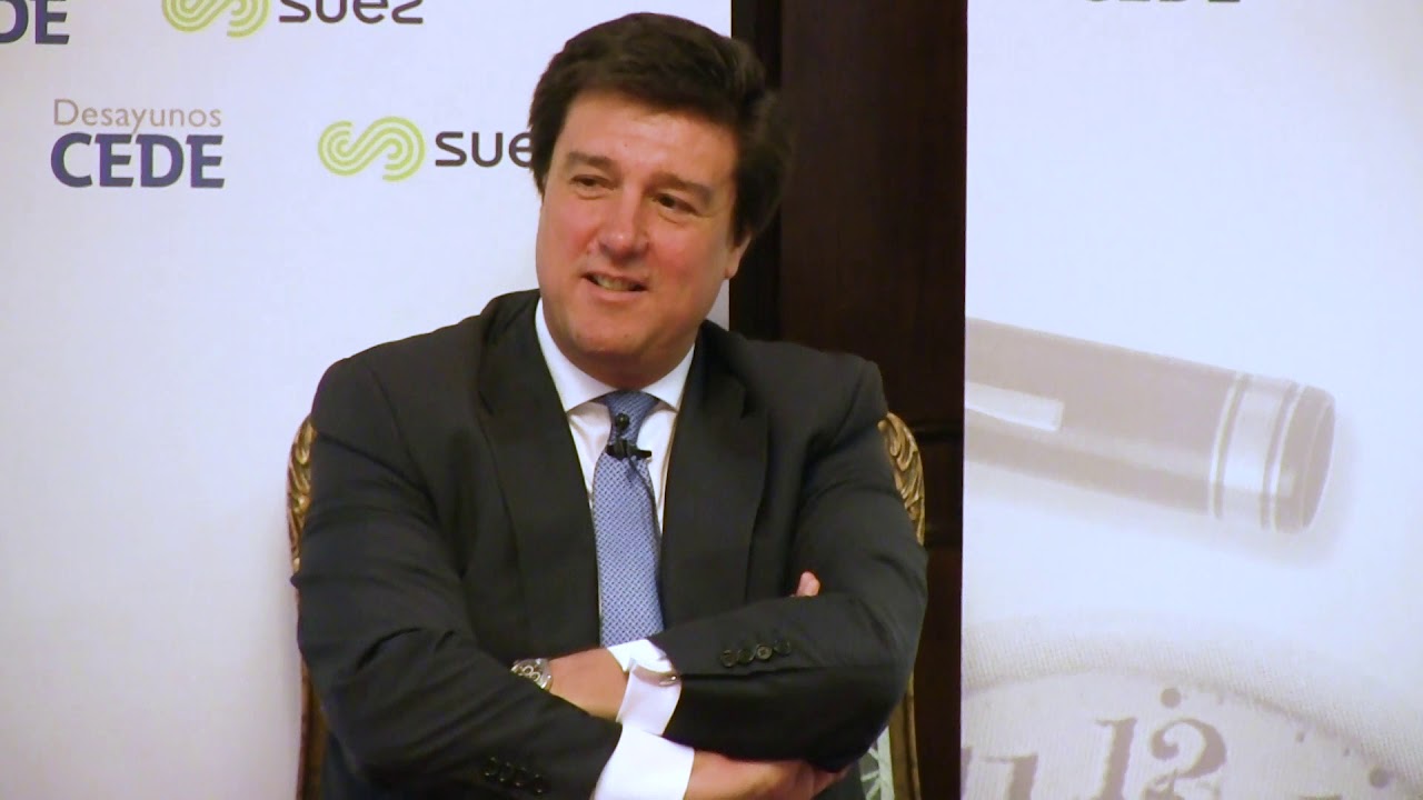 Desayuno CEDE con Ismael Clemente